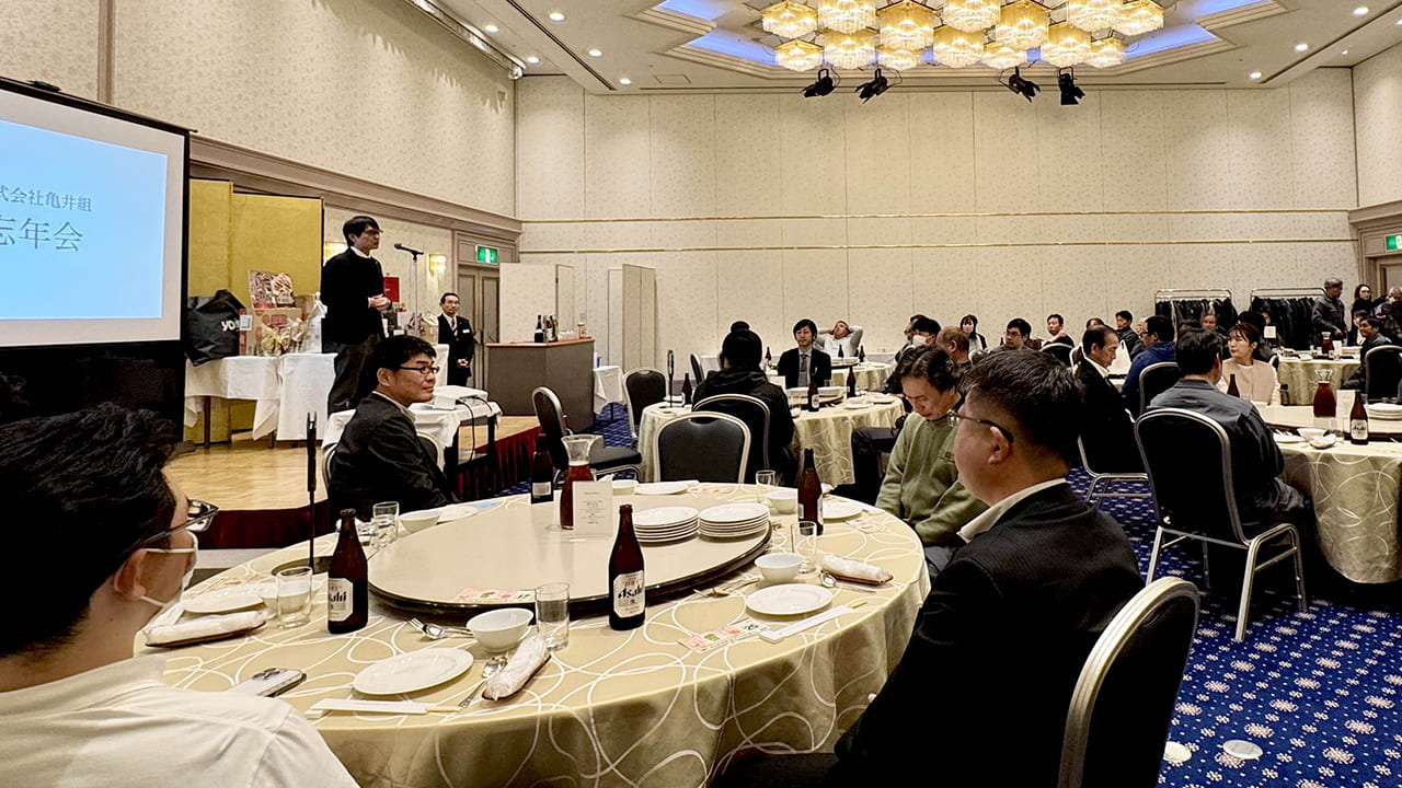 忘年会・女子会
職場と違った笑顔がある。